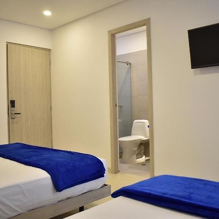 Hotel Blu קוקוטה מראה חיצוני תמונה